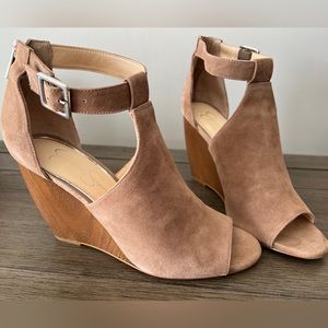 Jessica Simpson Wedge peep toe